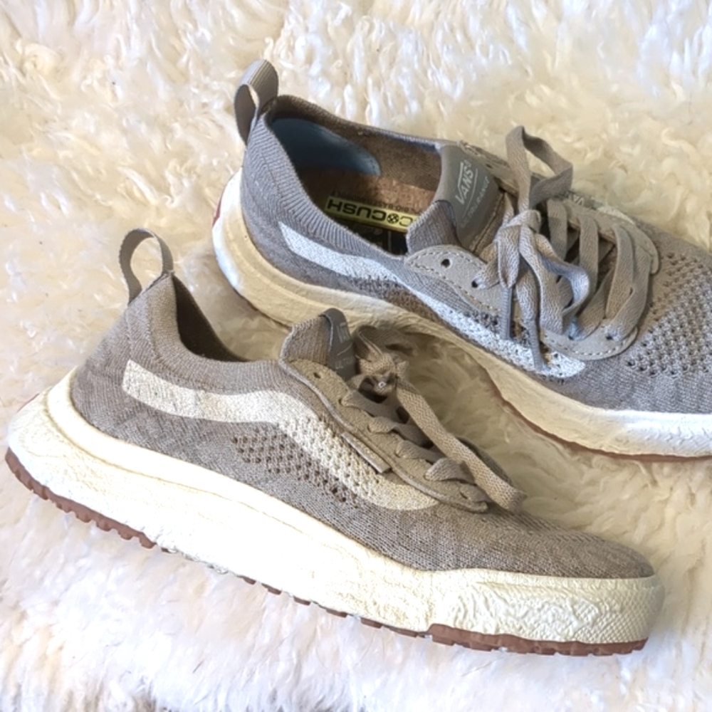 Vans VR3 Ultrarange Sneakers, Women's 6